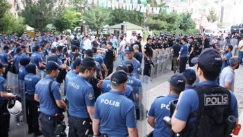 Emniyet müdüründen HDP'liye : "Bu ülkede bir savaş yok, terörle mücadele vardır."