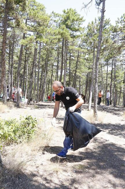 Beynam Ormanı’nda gönüllü temizlik