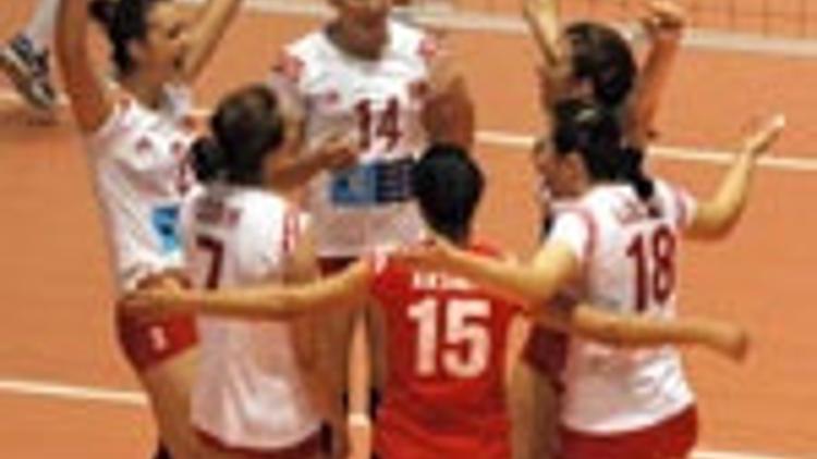 Yıldız voleybolculardan tarihi başarı