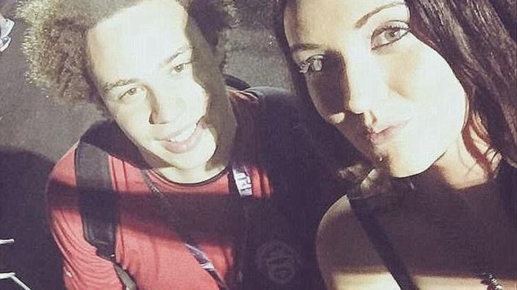 İngiltere kahraman ilan etti