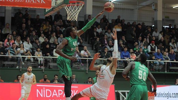 Daçka'dan Banvit'e 17 sayı fark!