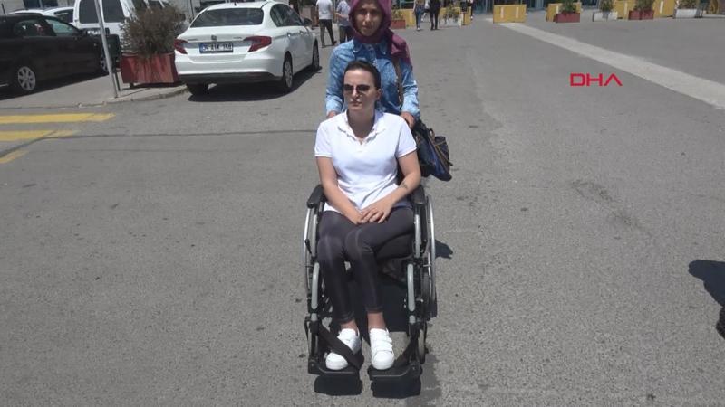 Tekerlekli sandalye ile duruşmaya gelen genç kız: Şule Çet gibi ölmem mi gerekiyordu