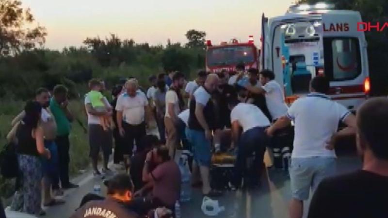 Çatalca'da midibüs devrildi: 23 yaralı