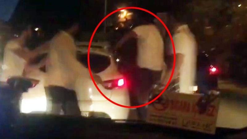 Şişli'de trafikte tartıştıkları sürücüye tekme tokat saldırdılar